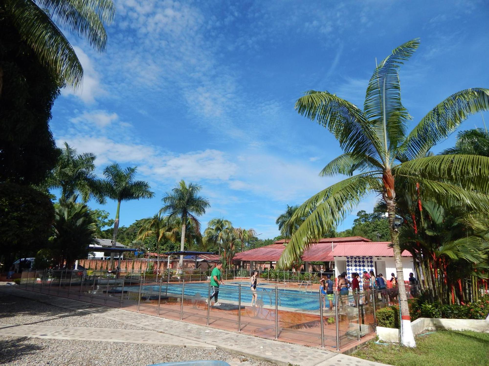 Hotel Campestre Las Palmas Sas Вильявисенсио Экстерьер фото