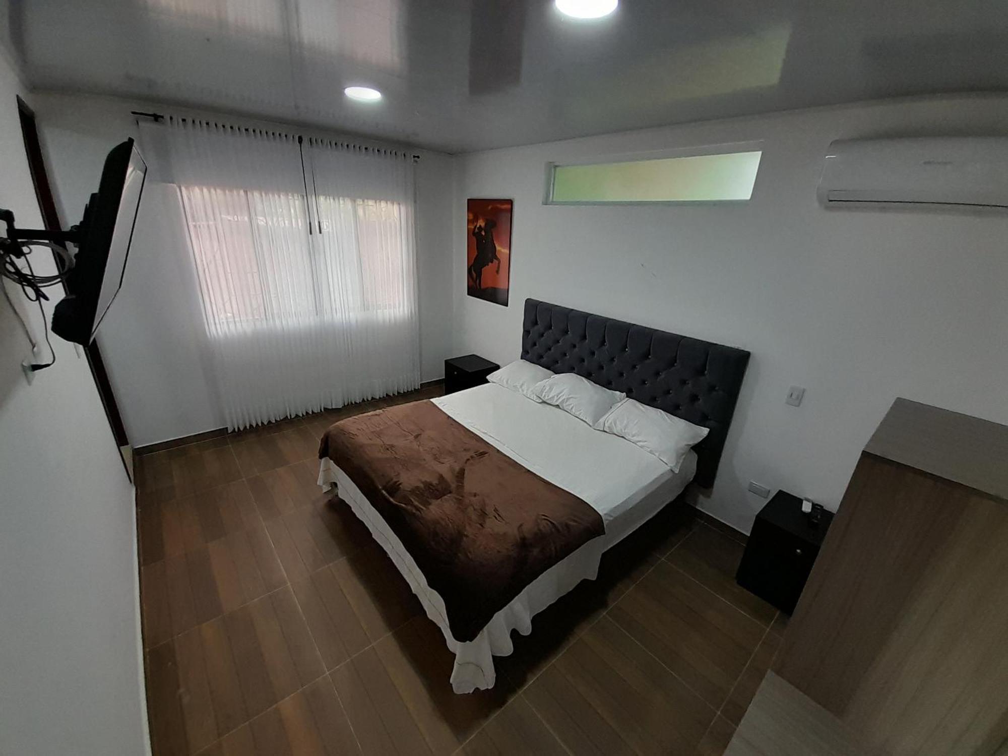 Hotel Campestre Las Palmas Sas Вильявисенсио Экстерьер фото