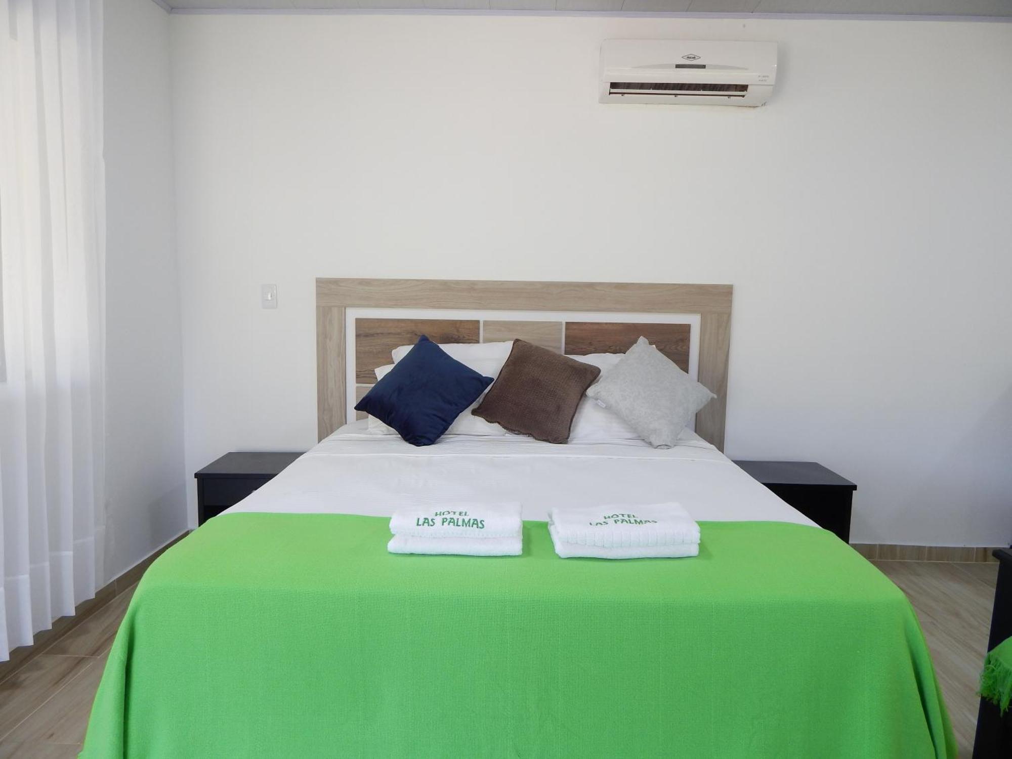 Hotel Campestre Las Palmas Sas Вильявисенсио Экстерьер фото